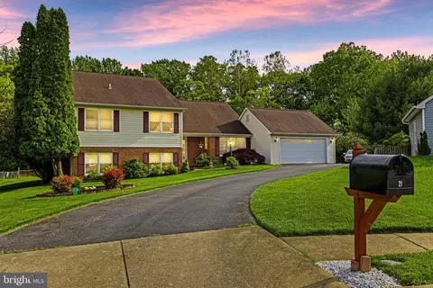 21 Silver Stirrup Ct, Lutherville Timonium, MD 21093