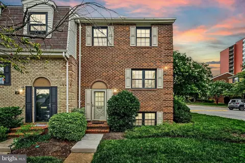20 Theo Ln #20, Towson, MD 21204