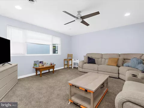 Living - 12234 Eastern Ave, Middle River, MD 21220 photo 2 of 5