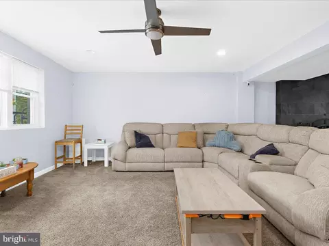 Living - 12234 Eastern Ave, Middle River, MD 21220 photo 3 of 5