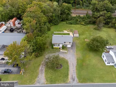 View/Area - 12234 Eastern Ave, Middle River, MD 21220 photo 3 of 10