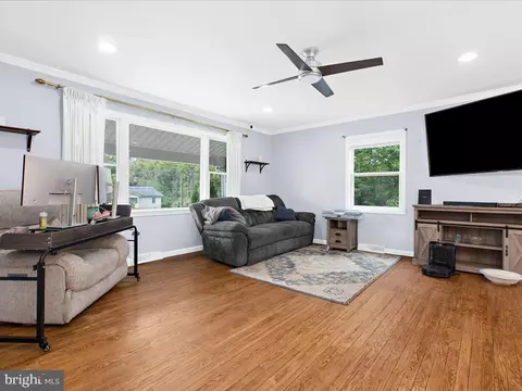 Living - 12234 Eastern Ave, Middle River, MD 21220 photo 5 of 5