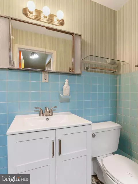 Bath - 5503 Williams Rd, Hydes, MD 21082 photo 3 of 4