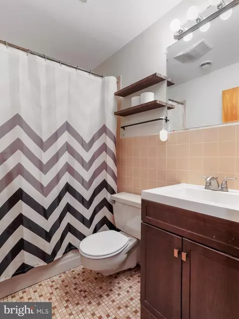 Bath - 5503 Williams Rd, Hydes, MD 21082 photo 1 of 4