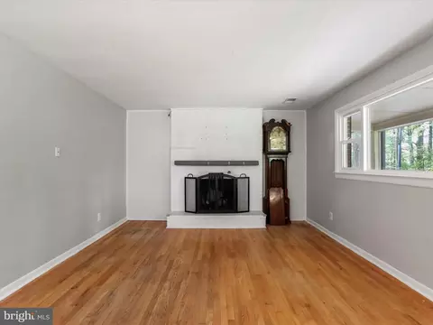 Living - 5503 Williams Rd, Hydes, MD 21082 photo 2 of 6