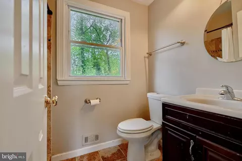 Bath - 9 Intervale Ct, Towson, MD 21286 photo 5 of 7