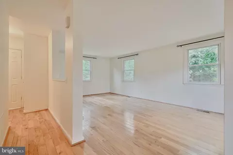Entry Way - 9 Intervale Ct, Towson, MD 21286 photo 2 of 2