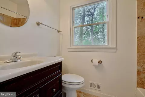 Bath - 9 Intervale Ct, Towson, MD 21286 photo 2 of 7