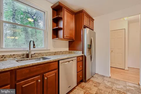 Kitchen - 9 Intervale Ct, Towson, MD 21286 photo 3 of 3