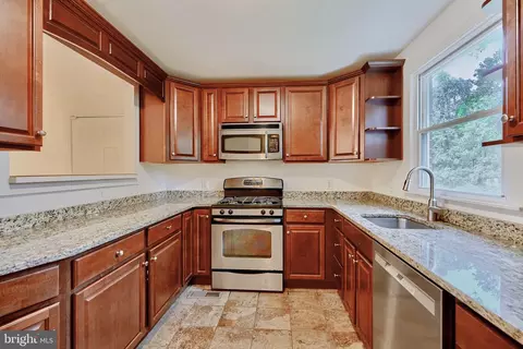 Kitchen - 9 Intervale Ct, Towson, MD 21286 photo 2 of 3