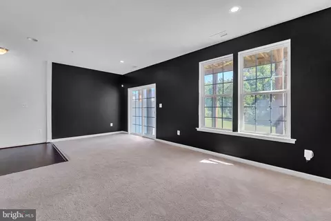 944 Morgan Run Rd, Middle River, MD 21220 photo 3