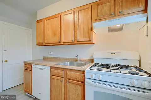 Kitchen - 2146 Redthorn Rd, Middle River, MD 21220 photo 2 of 3