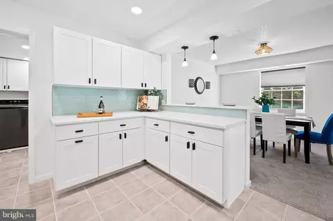 9 Elphin Ct #302, Lutherville Timonium, MD 21093