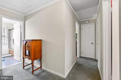 Entry Way - 12559 Dulaney Valley Rd, Phoenix, MD 21131 photo 5 of 6