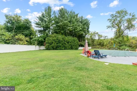 Exterior - 12559 Dulaney Valley Rd, Phoenix, MD 21131 photo 9 of 10