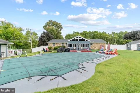 Exterior - 12559 Dulaney Valley Rd, Phoenix, MD 21131 photo 7 of 10