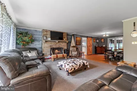 Living - 12559 Dulaney Valley Rd, Phoenix, MD 21131 photo 2 of 2