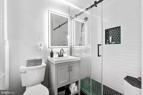 Bath - 12559 Dulaney Valley Rd, Phoenix, MD 21131 photo 3 of 4