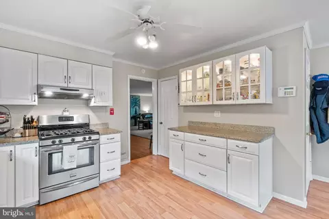 Kitchen - 12559 Dulaney Valley Rd, Phoenix, MD 21131 photo 3 of 5