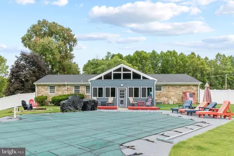 Exterior - 12559 Dulaney Valley Rd, Phoenix, MD 21131 photo 6 of 10