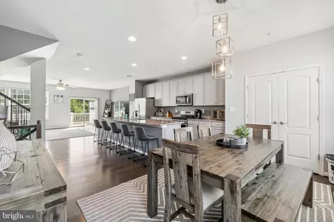946 Morgan Run Rd, Middle River, MD 21220 photo 4
