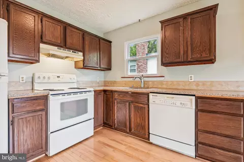 1933 Grant Rd, Halethorpe, MD 21227 photo 7
