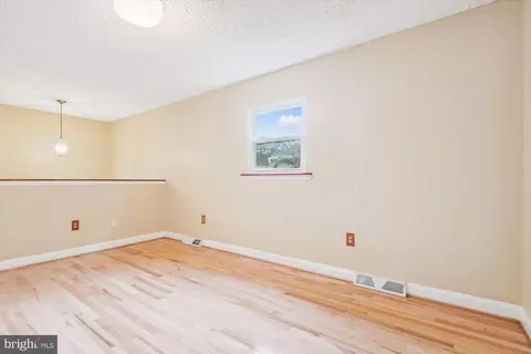 1933 Grant Rd, Halethorpe, MD 21227 photo 4