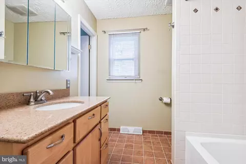 1933 Grant Rd, Halethorpe, MD 21227 photo 22