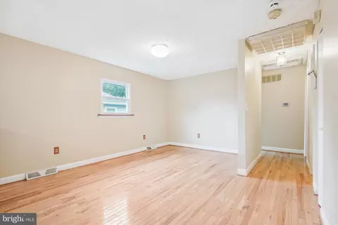 1933 Grant Rd, Halethorpe, MD 21227 photo 2