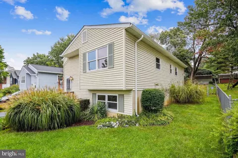 1933 Grant Rd, Halethorpe, MD 21227