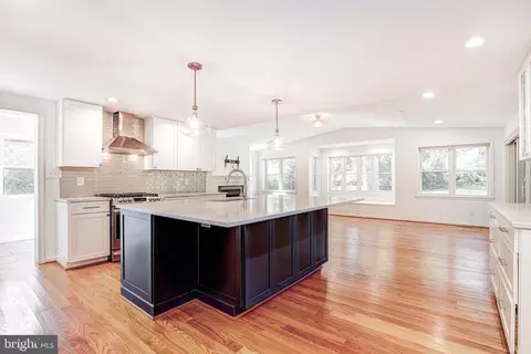Kitchen - 7806 Maple Ave, Towson, MD 21204 photo 2 of 6