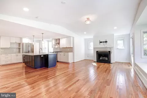 Living - 7806 Maple Ave, Towson, MD 21204 photo 7 of 10