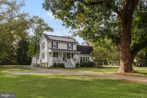 Exterior - 7806 Maple Ave, Towson, MD 21204 photo 2 of 9