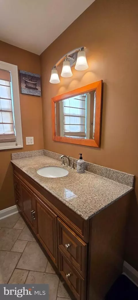 Bath - 2804 Ohio Ave, Halethorpe, MD 21227 photo 1 of 3