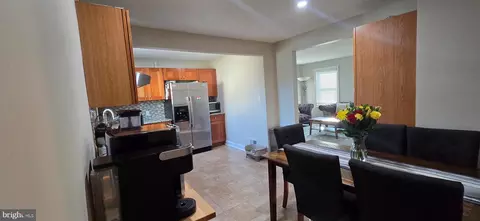 Entry Way - 2804 Ohio Ave, Halethorpe, MD 21227 photo 6 of 17