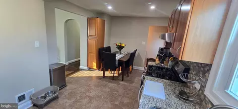 Entry Way - 2804 Ohio Ave, Halethorpe, MD 21227 photo 8 of 17