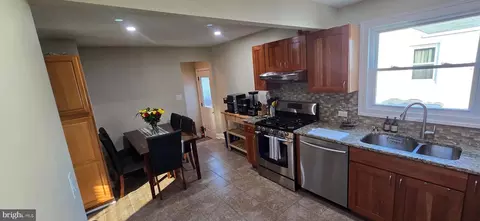 Entry Way - 2804 Ohio Ave, Halethorpe, MD 21227 photo 9 of 17