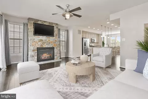 Living - 3508 Canvasback, Baltimore, MD 21222 photo 2 of 4