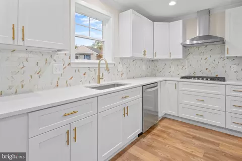 2007 Headland Blvd, Sparrows Point, MD 21219 photo 6