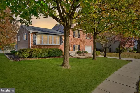18 Dunwich Rd, Lutherville Timonium, MD 21093