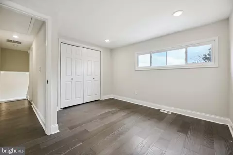 Entry Way - 5816 Heron Dr, Halethorpe, MD 21227 photo 5 of 5