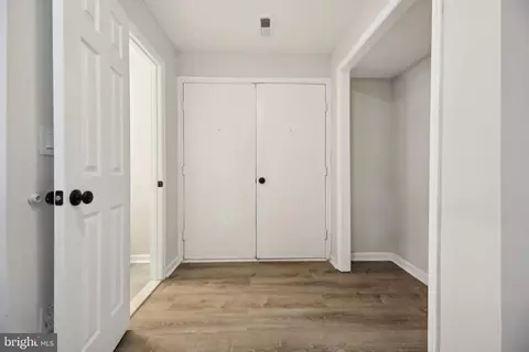 Entry Way - 5816 Heron Dr, Halethorpe, MD 21227 photo 2 of 5