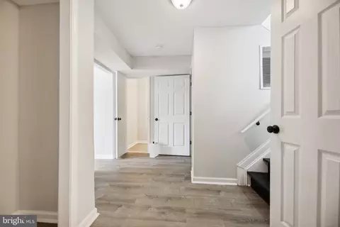 Entry Way - 5816 Heron Dr, Halethorpe, MD 21227 photo 3 of 5