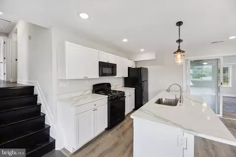 Kitchen - 5816 Heron Dr, Halethorpe, MD 21227 photo 3 of 3