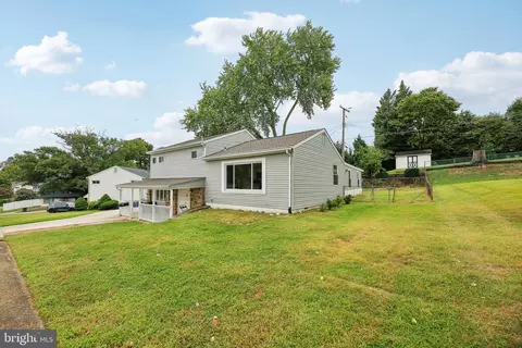 Exterior - 5816 Heron Dr, Halethorpe, MD 21227 photo 4 of 7