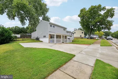Exterior - 5816 Heron Dr, Halethorpe, MD 21227 photo 3 of 7