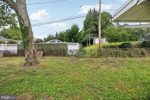 Exterior - 5816 Heron Dr, Halethorpe, MD 21227 photo 5 of 7