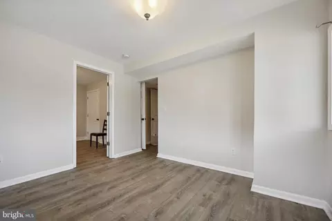 Entry Way - 5816 Heron Dr, Halethorpe, MD 21227 photo 4 of 5
