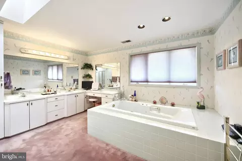 Bath - 2627 Stockton Rd, Phoenix, MD 21131 photo 2 of 6