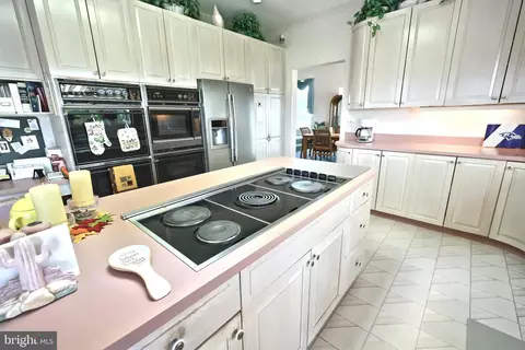 Kitchen - 2627 Stockton Rd, Phoenix, MD 21131 photo 3 of 6